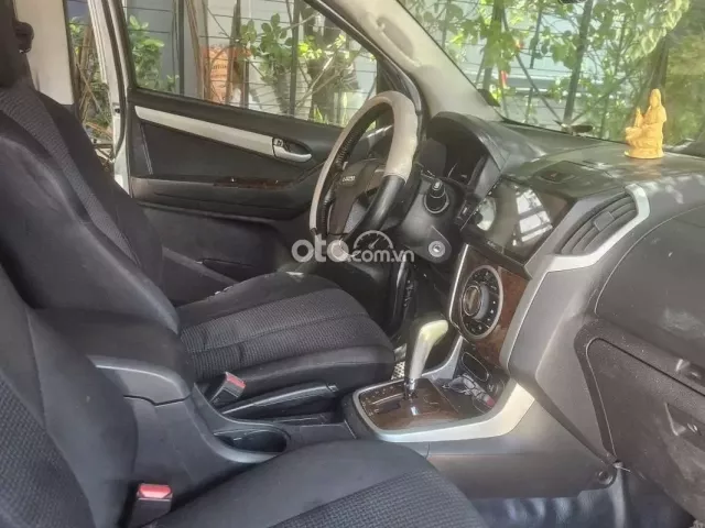 Isuzu D-Max LS 2.5 4x2 AT 2014 11