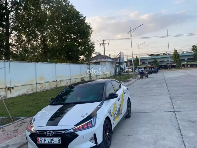 Hyundai Elantra Sport 1.6 2019 3