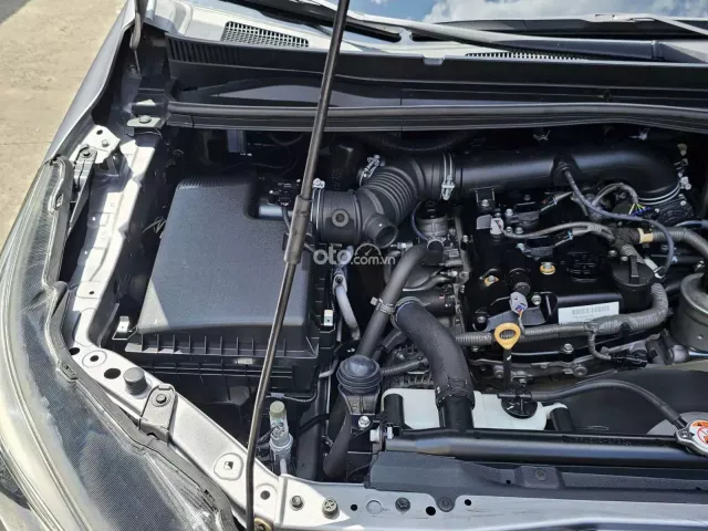 Toyota Innova 2.0E 2017 17
