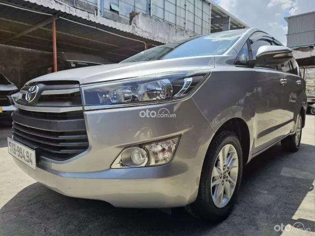 Toyota Innova 2.0E 2017 3