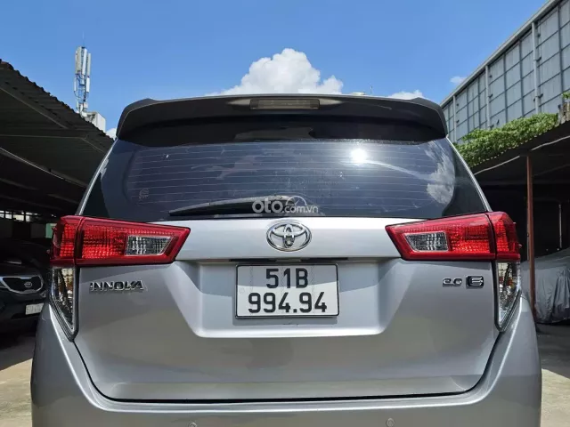 Toyota Innova 2.0E 2017 8