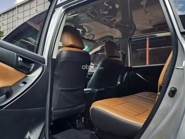 Toyota Innova 2.0E 2017 13