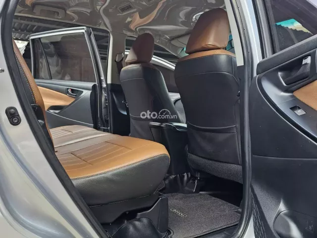 Toyota Innova 2.0E 2017 11