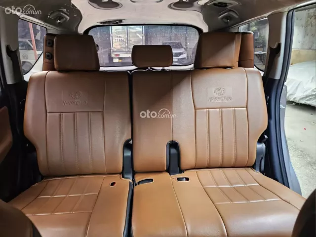 Toyota Innova 2.0E 2017 14