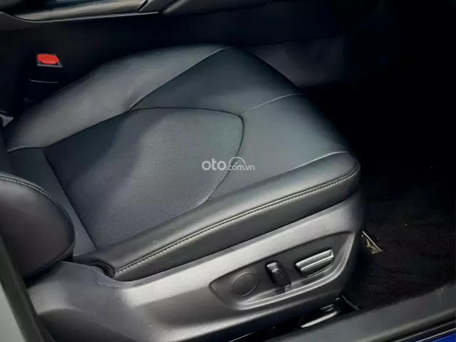 Toyota Camry 2.5Q 2022 12