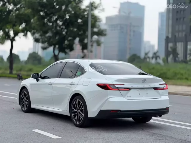 Toyota Camry 2.0Q 2025 3