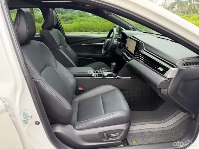 Toyota Camry 2.0Q 2025 5