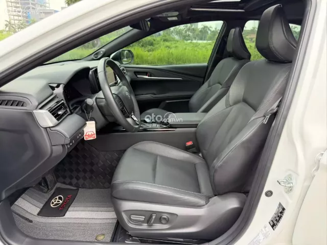 Toyota Camry 2.0Q 2025 8