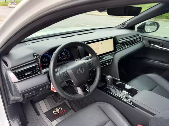 Toyota Camry 2.0Q 2025 9