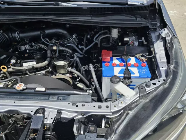 Toyota Innova 2.0E 2017 17