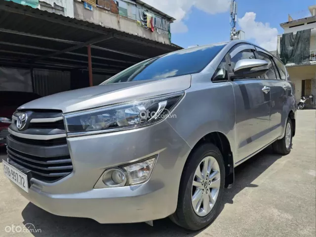 Toyota Innova 2.0E 2017 3