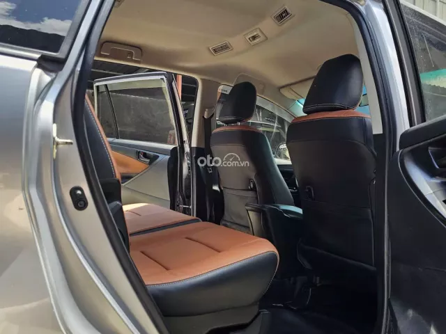 Toyota Innova 2.0E 2017 11
