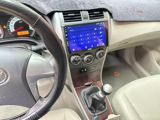 Toyota Corolla Altis 2012 10