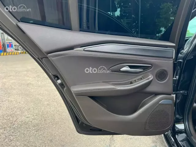 VinFast LUX A2.0 2022 16