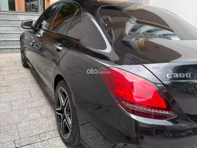 Mercedes-Benz C300 AMG 2019 5