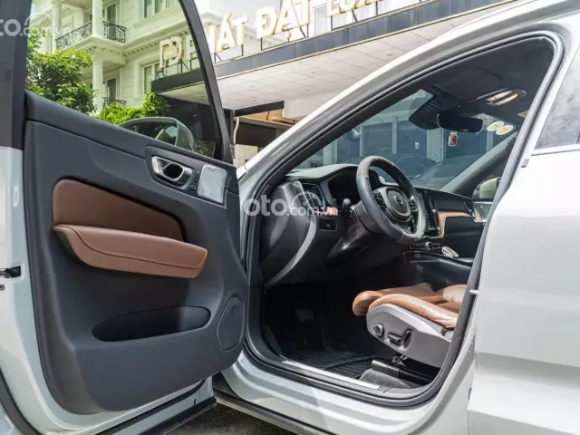 Volvo XC60 2025 6