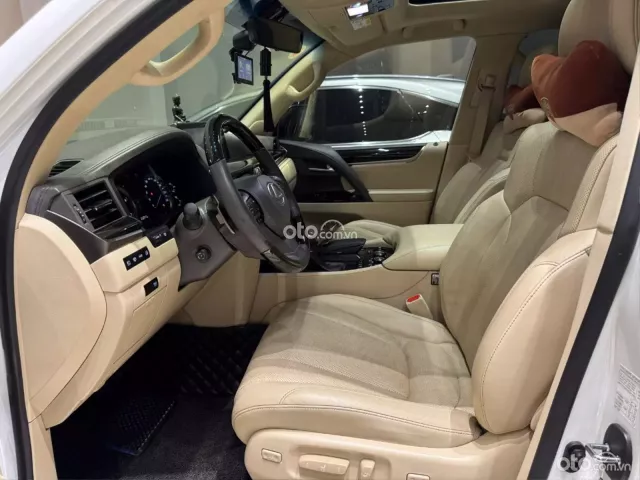 Lexus LX 570 2018 5