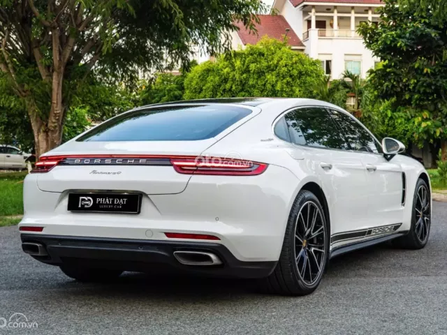 Porsche Panamera 4 Executive 2019 4