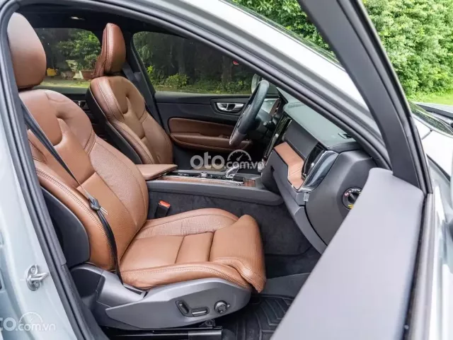 Volvo XC60 2025 7