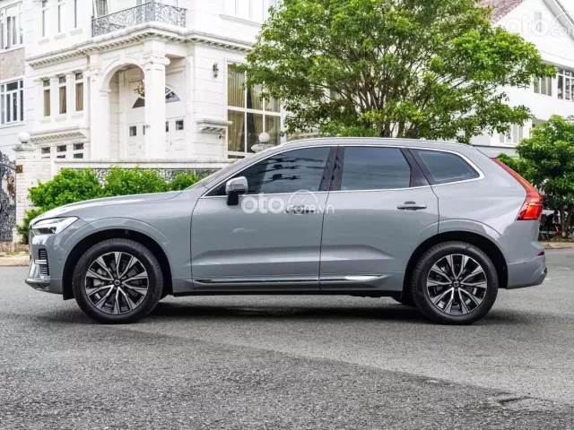 Volvo XC60 2025 4