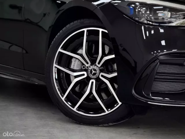 Mercedes-Benz C300 AMG 2022 7