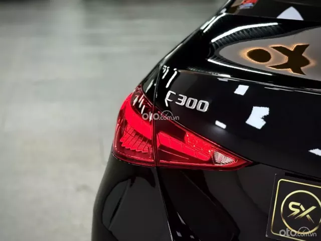 Mercedes-Benz C300 AMG 2022 6