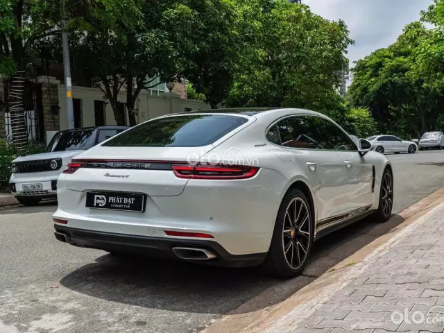 Porsche Panamera 4 Executive 2020 4