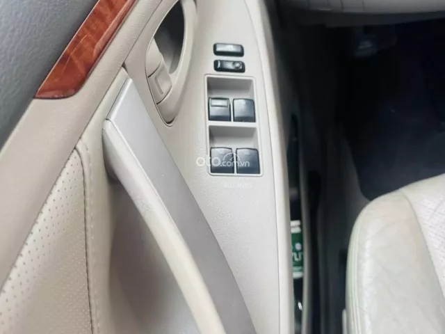 Toyota Camry 2.4G 2012 8