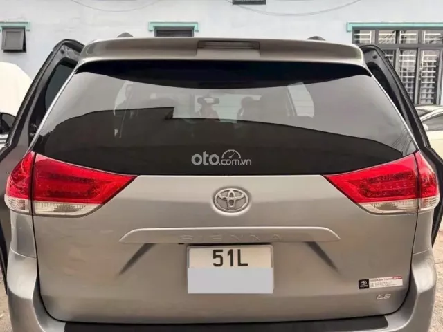 Toyota Sienna 2010 2