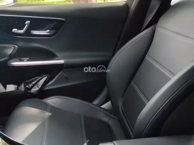 Mercedes-Benz C200 Avantgarde Plus 2022 8