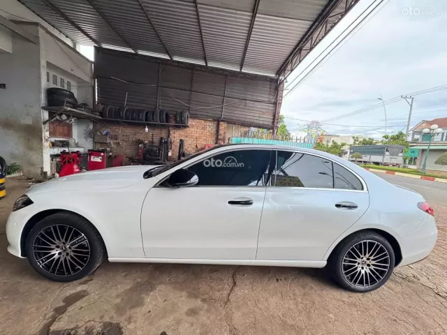 Mercedes-Benz C200 Avantgarde Plus 2022 4