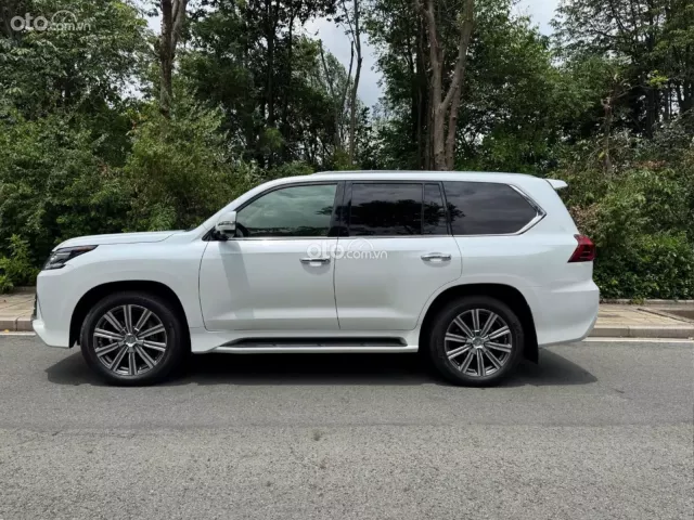 Lexus LX 570 2018 5