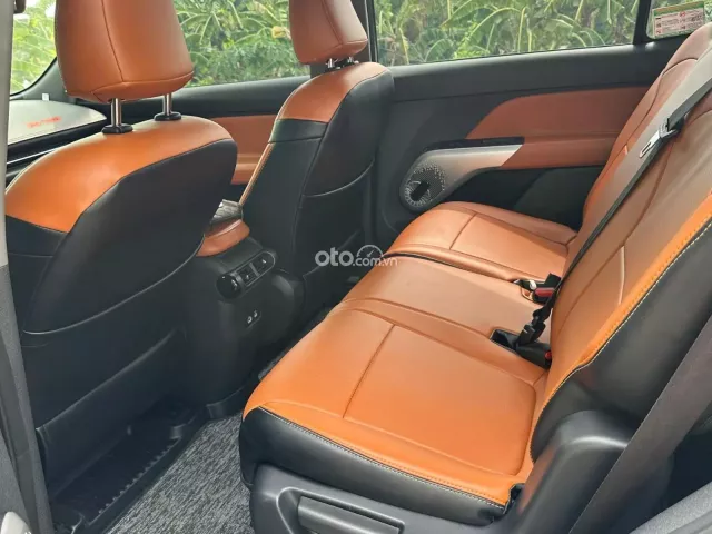VinFast Limo Green 2026 6