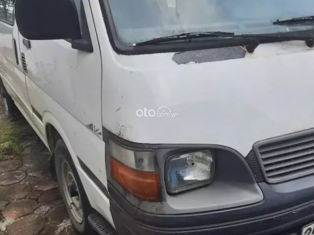 Toyota Hiace 2002 4