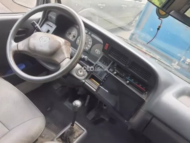 Toyota Hiace 2002 20