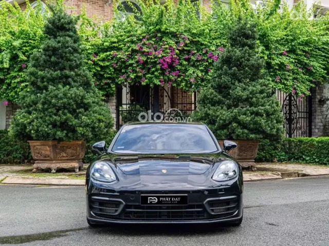 Porsche Panamera 2021