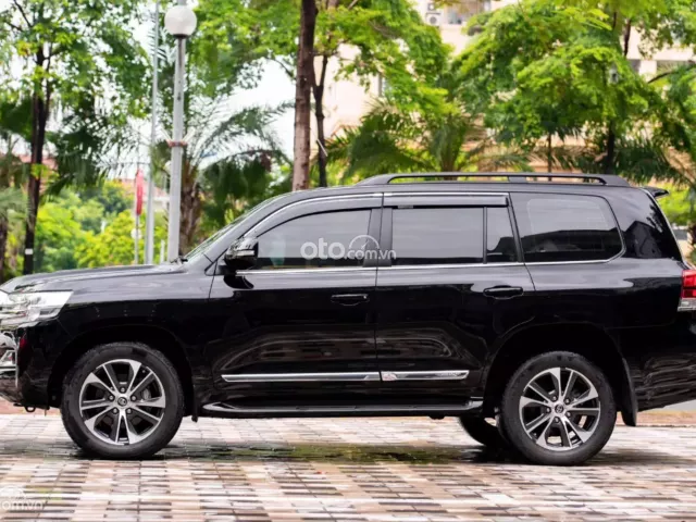 Toyota Land Cruiser VX 4.6 V8 2019 3
