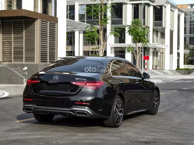 Mercedes-Benz C300 AMG 2022 4
