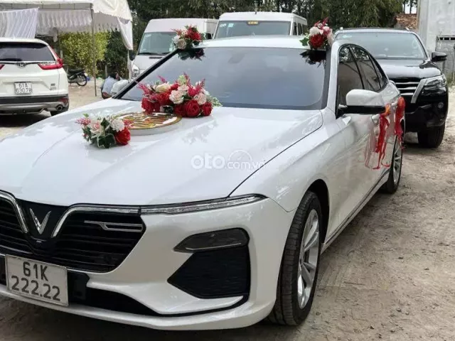 VinFast LUX A2.0 Tiêu chuẩn 2022