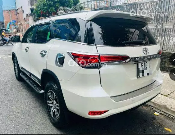 Toyota Fortuner 2.4G 4x2 AT  2018 3