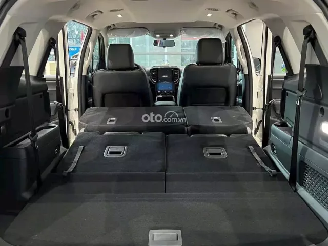 Ford Everest Ambiente 2.0 AT 4x2 2025 5