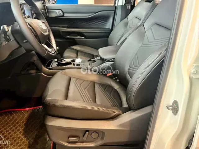 Ford Everest Ambiente 2.0 AT 4x2 2025 8