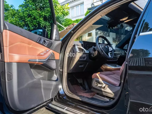BMW X7 xDrive40i Pure Excellence 2023 10