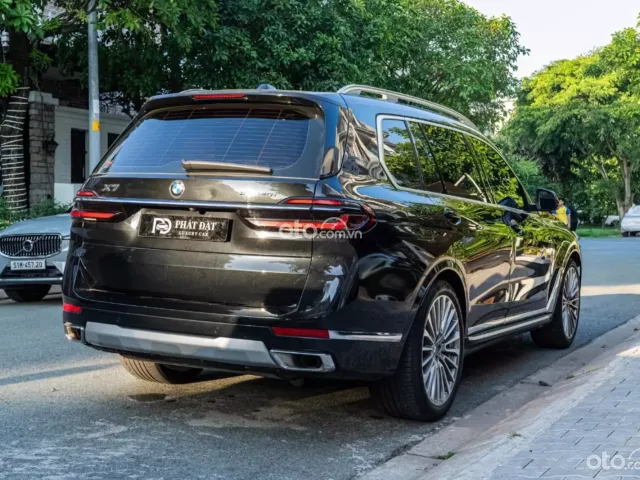 BMW X7 xDrive40i Pure Excellence 2023 11