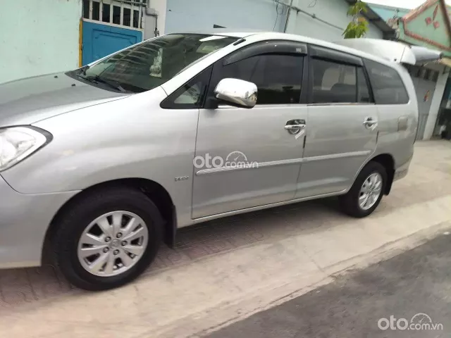Toyota Innova 2.0G 2011 2