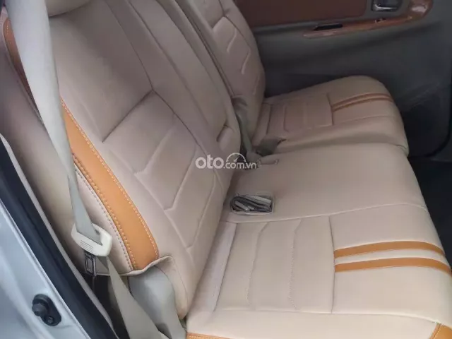 Toyota Innova 2.0G 2011 5