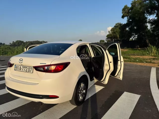 Mazda 2 1.5AT 2020 8