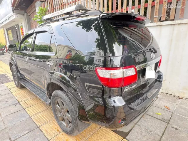 Toyota Fortuner 2.7 V 4X2 AT 2009 4