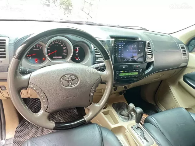 Toyota Fortuner 2.7 V 4X2 AT 2009 7