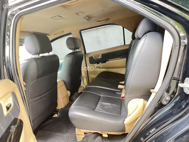 Toyota Fortuner 2.7 V 4X2 AT 2009 10